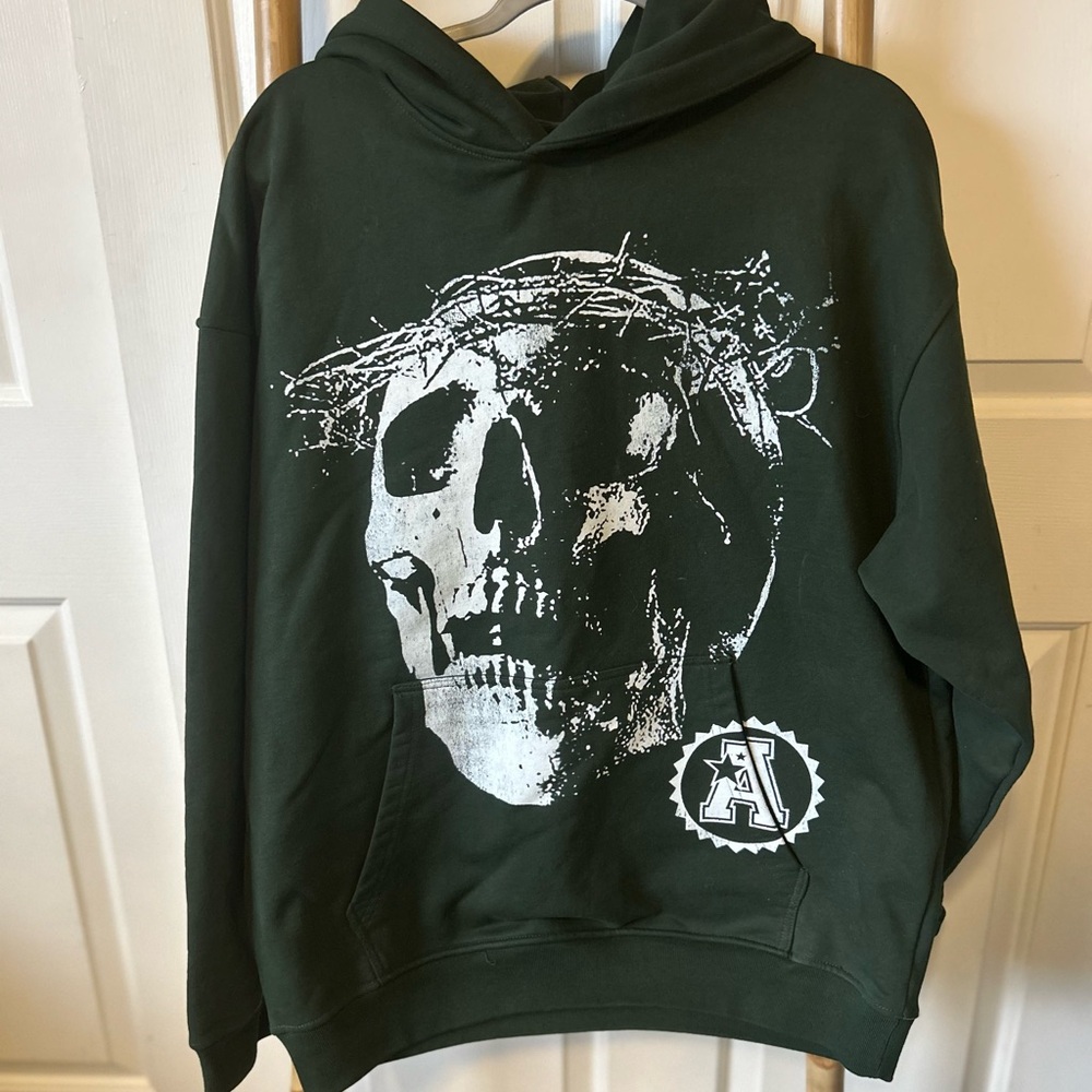 Dark Green Skull Graphic Men's Sweater